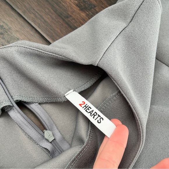 Flare Sleeves Shift Dress, Gray, Small - Picture 4 of 9